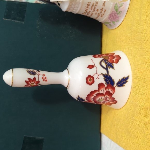 Danbury Mint Collectable Bell - Picture 2 of 4